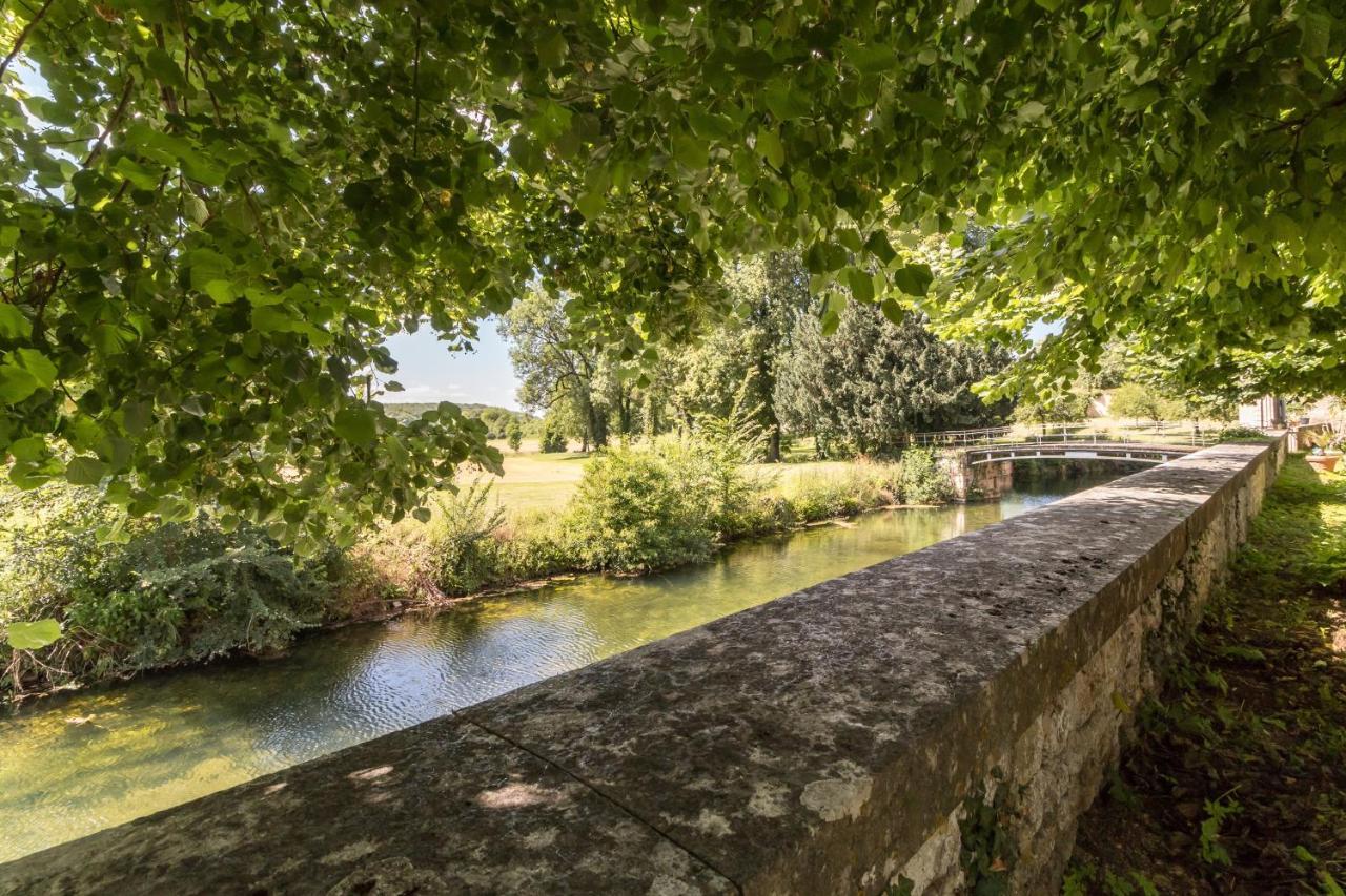 Chateau De Mauvilly Bed and Breakfast Εξωτερικό φωτογραφία